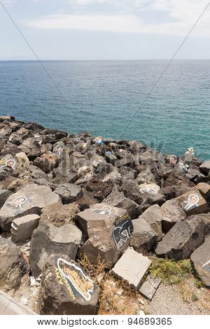 ocean / shore - sea and sky