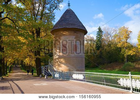 ST. PETERSBURG, RUSSIA - OCTOBER 03, 2016: Pil-tower in the sunny October afternoon. Pavlovsk palace Park. The historical landmark