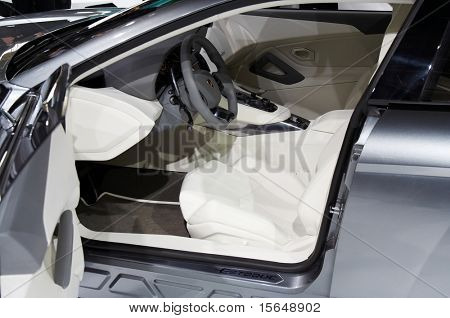 Pariisi - 2 lokakuu: Pariisin autonäyttelyssä 2008, Lamborghini Estoque käsite ohjaamo