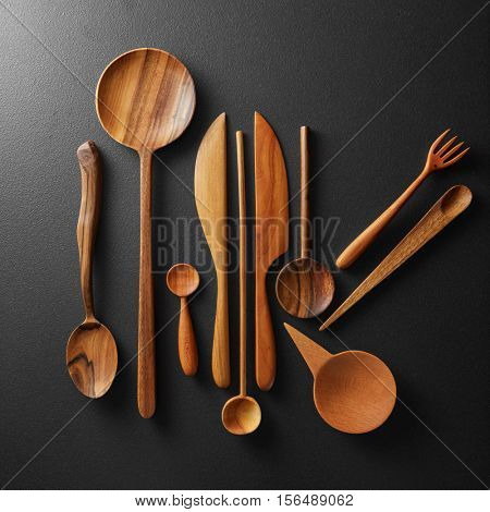 Assorted wooden cutlery