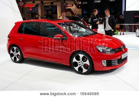 パリ、フランス - 10 月 2 日: フロント パリ モーター フォルクスワーゲン ゴルフ GTI 表示 2008 年 10 月 2 日、上