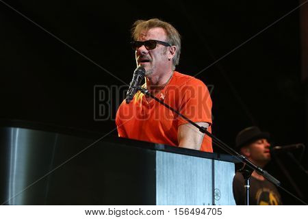 LAKE WALES, FL-NOV 4: Phil Vassar performs at the CountryFlo Music and Camping Festival on November 4, 2016 in Lake Wales, Florida.