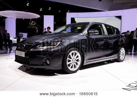 Parigi, Francia - 30 settembre: Motor Show di Parigi il 30 settembre 2010 a Parigi, mostrando la Lexus CT 200h
