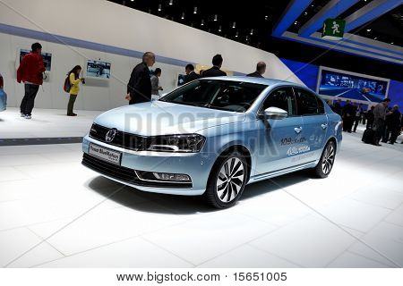 Parigi, Francia - 30 settembre: Motor Show di Parigi il 30 settembre 2010 a Parigi, mostrando Volkswagen Pa