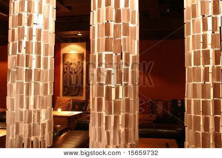 salle de bar discothèque vide style Afrique atmosphère