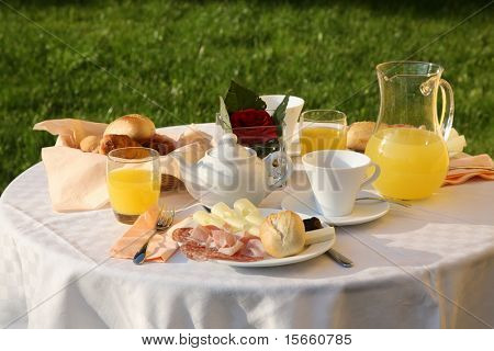 frukost utomhus
