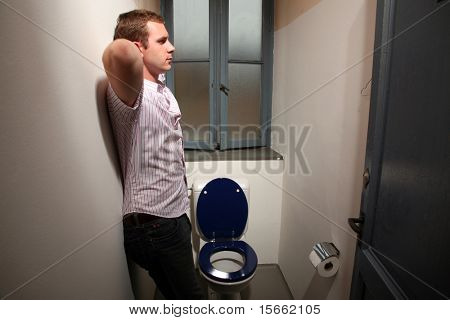 男待って、トイレで