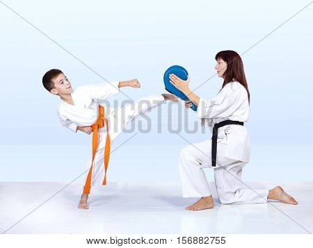 Sportsman beats a kick on the Double Kick Pad