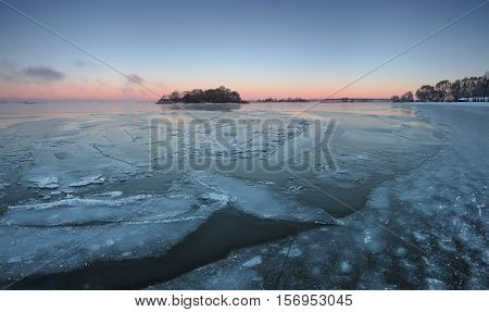 Ice In Lake In The Norning