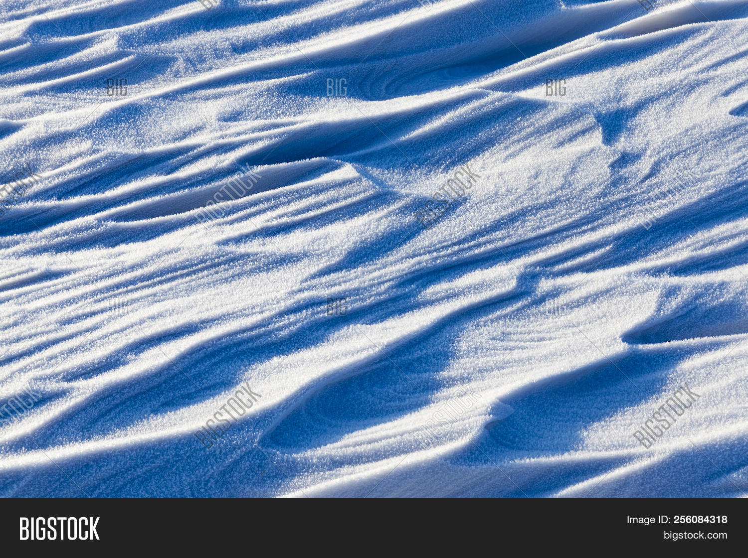 волнистый снег. волнистый снег. холмы в снегу. сугроб. сугроб из мыла.