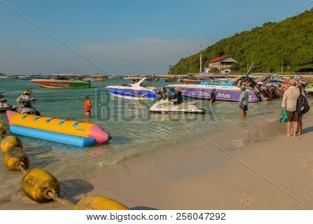 Koh Larn, Thailand - October 23, 2016: A Beach This Is One Of The Nice Beaches Of Koh Larn On A Sunn