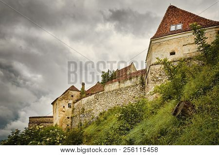 Rasnov Citadel (rosenauer Burg) In Transylvania, Romania