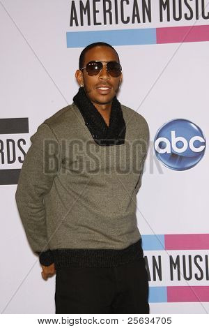 LOS ANGELES - 20 de NOV: Ludacris en el 2011 sala de prensa de premios de música americana celebrada en el Nokia Theatre L.