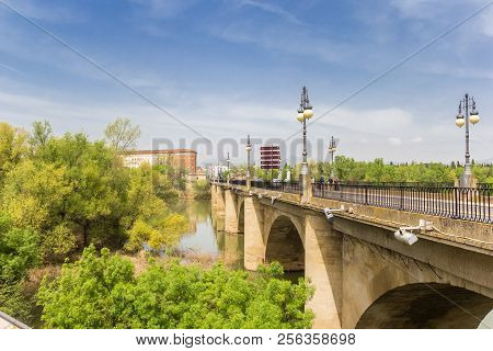 Piedra Bridge In The Historic Center Of Logrono, Spain