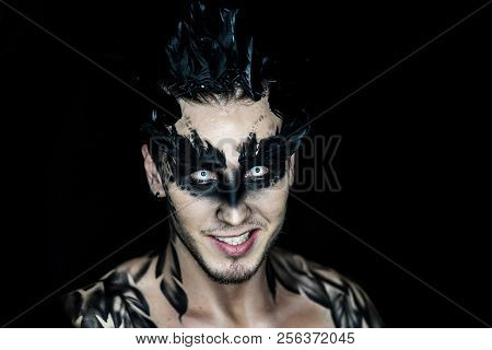 Professional Make-up Fantastic Personag Like A Raven