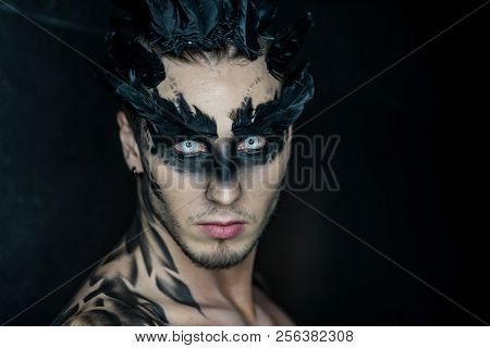 Professional Make-up Fantastic Personag Like A Raven