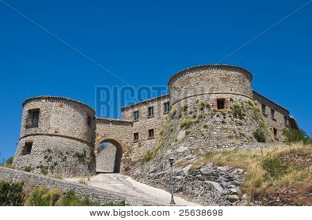 Scorticata kasteel. Torriana. Emilia-Romagna. Italië.