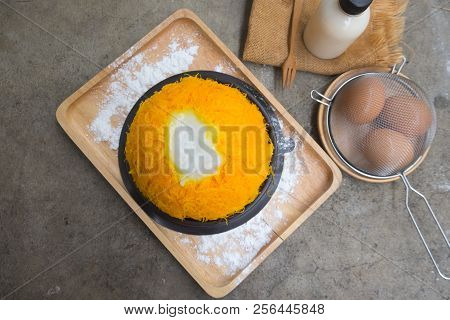 Gold Egg Yolk Thread Cakes