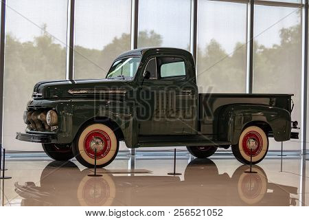 Shanghai, China - May 17, 2018: Shanghai Auto Museum Exhibits A Collection Of Vintage And Modern Aut