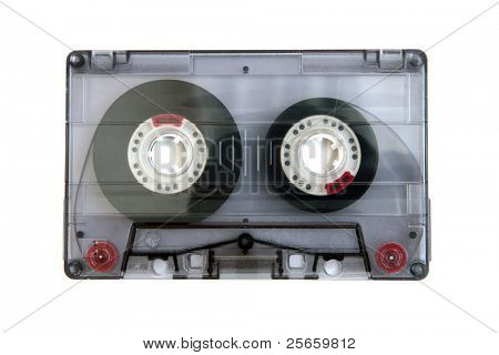 Audio casette isoleret på en hvid baggrund.