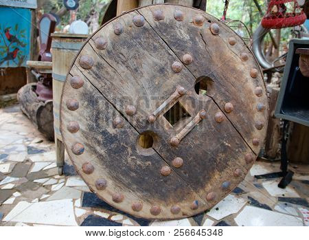 Nova Lima, Brazil - August 25, 2018: Collection Of Old Things Used And Without Restoration In Arts M