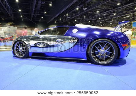 Dubai, Uae - November 18: The Bugatti Veyron Sportscar Is On Boulevard Of Dreams On Dubai Motor Show