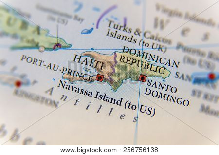 Geographic Haiti And Dominican Republic Map Close