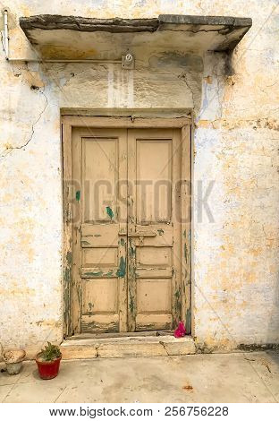 An Ancient Door Of An Old House In Gujrat