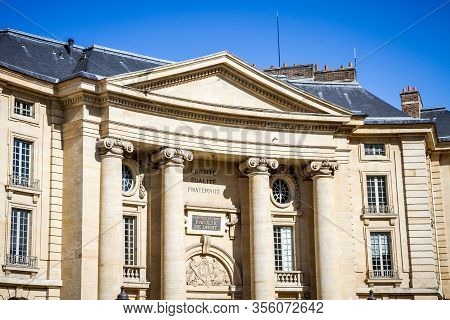 Paris/france - September 19, 2019 : Faculty Of Law On The Pantheon Square