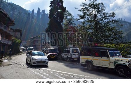 Ghoom, India- December 27, 2019: Cars Standing On Traffic On A Foggy Morning At Autumn And Winter Se
