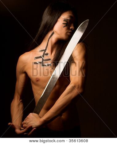 asiatisk mand med katana