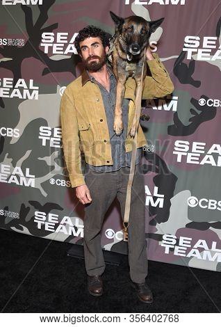 LOS ANGELES - FEB 25:  Justin Melnick arrives for ÃÃSeal TeamÃ Winter Premiere on February 25, 2020 in Hollywood, CA                