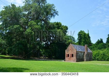 Charleston South Carolina June 28 2016: Slave Cabins In Boone Hall Plantation In Mount Pleasant, The