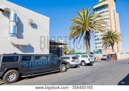Shimmy Beach Club At The V&a Waterfront Harbor