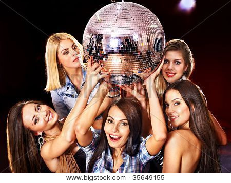 Donna in discoteca night club. Palla da discoteca.