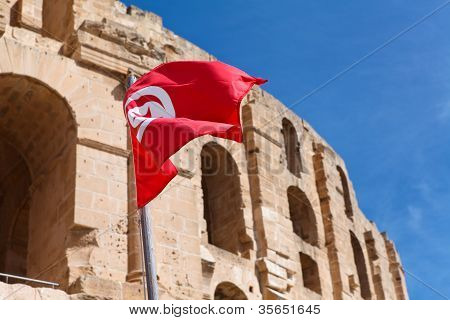 Nationalflagge Tunesien tunesische Amphitheater Hintergrund In El Djem, Mahdia