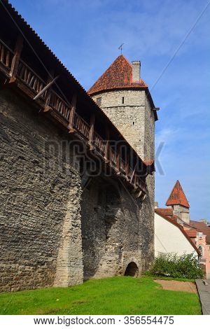 Tallinn, Estonia -september 18, 2015: The Wall Connecting Nunna, Sauna And Kuldjala Towers To Imagin
