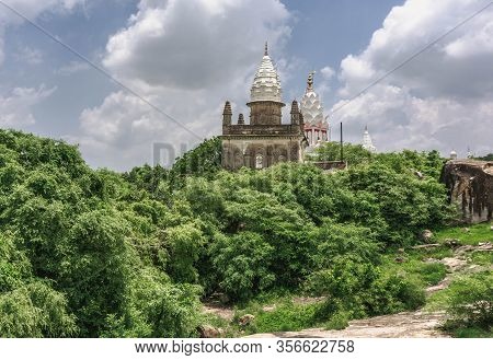 Sonagiri Is A Little-known Jain Holy Place Among Tourists. Sonagiri Is About 100 Jain Temples Of 9-1