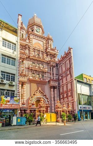 Colombo,sri Lanka - February 18,2020 - View At Jami Ul-alfar Mosque In The Streets Of Colombo. Colom