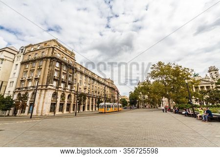 Editorial, Kossuth Lajos Ter, Avenue Near To The Hungarian Parliament Building