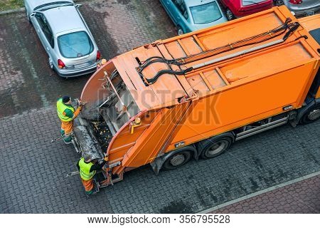 Garbage Truck , Utilities Do Their Job . Recycling Waste And Garbage