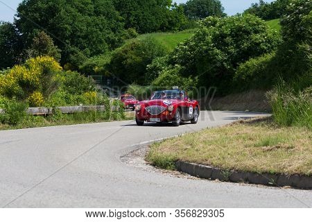 Pesaro Colle San Bartolo , Italy - May 17 - 2018 : Austin Healey 100/4 Bn2 1956 On An Old Racing Car