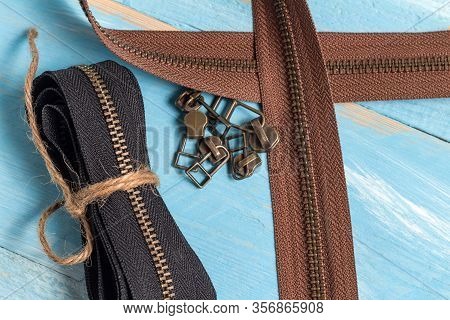 Black And Brown Metal Brass Zippers Stripes With Sliders For Handmade Leatherwork Leathercraft On Th