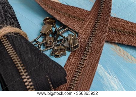 Black And Brown Metal Brass Zippers Stripes With Sliders For Handmade Leatherwork Leathercraft On Th