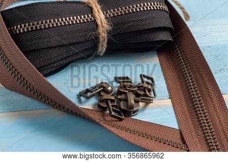 Black And Brown Metal Brass Zippers Stripes With Sliders For Handmade Leatherwork Leathercraft On Th