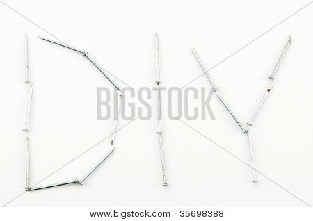 DIY i skinnende sølv negle