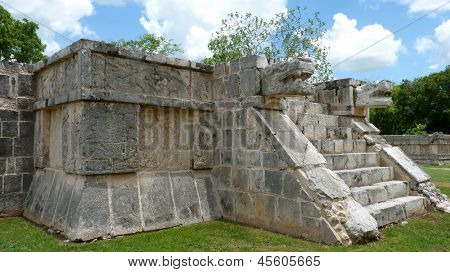 Berbat Chichen Itza