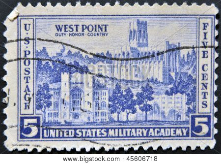 USA - Circa 1937: Et frimærke, trykt i Usa viser militærakademiet West Point,