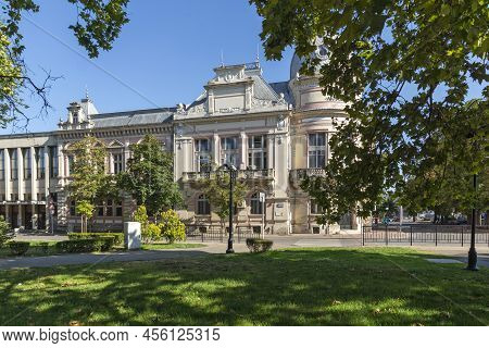 Ruse, Bulgaria -august 15, 2021: Kniaz Alexander Battenberg Square At The Center Of City Of Ruse, Bu