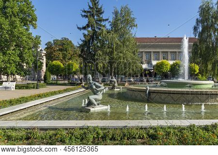 Ruse, Bulgaria -august 15, 2021: Kniaz Alexander Battenberg Square At The Center Of City Of Ruse, Bu